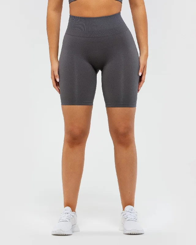 Define Scrunch Seamless Cycling Shorts | Graphite