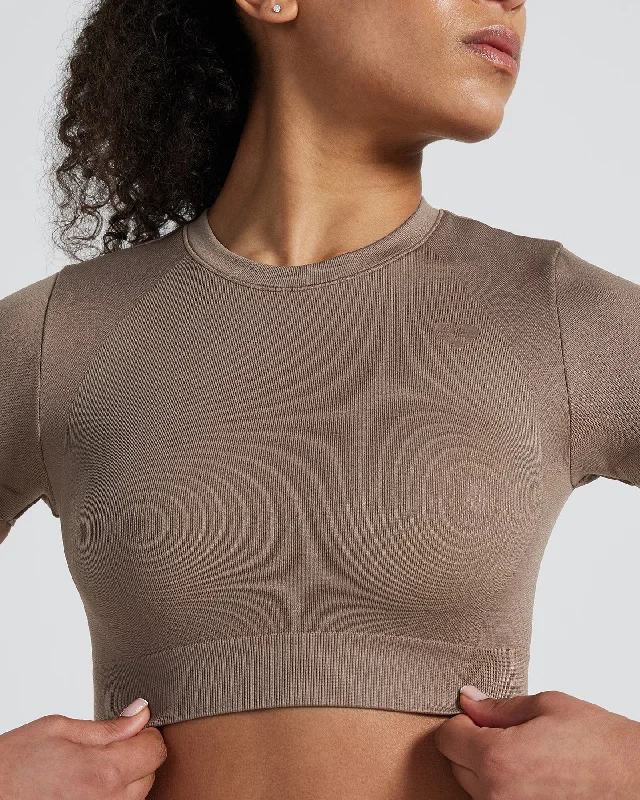 Motion Seamless Short Sleeve Crop Top | Caribou